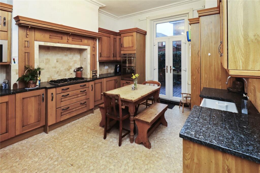 Kensington Gardens, Whitley Bay, Tyne and Wear, NE25 photo 3