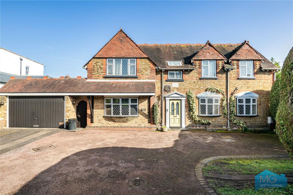 Main image of property: Fernwood Crescent, London, N20