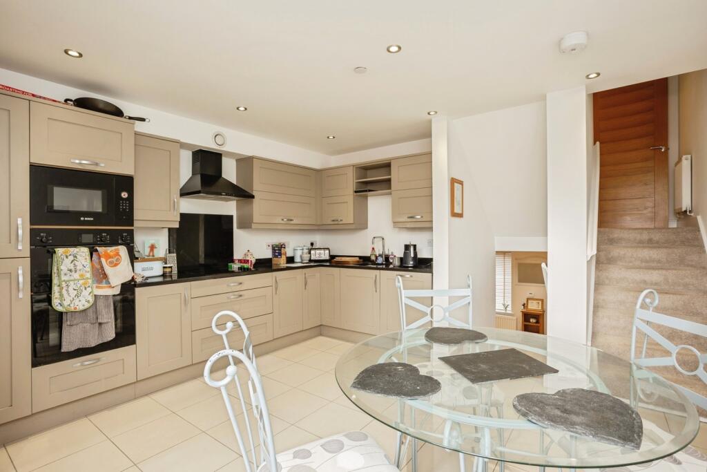 House in Nottingham - View 2