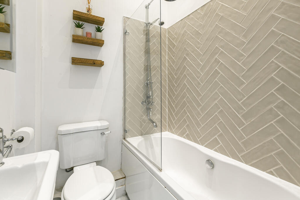 Additional image 9 of Akrill House, Hollybush Lane, Harpenden, Hertfordshire