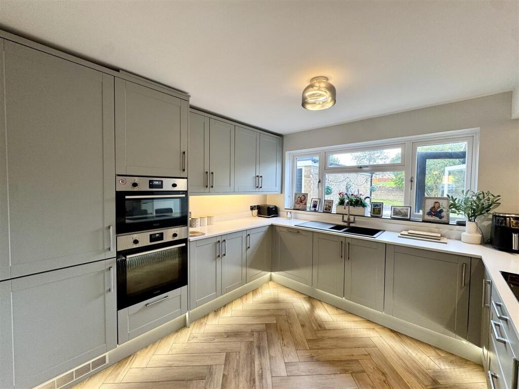 House in Newport - View 5
