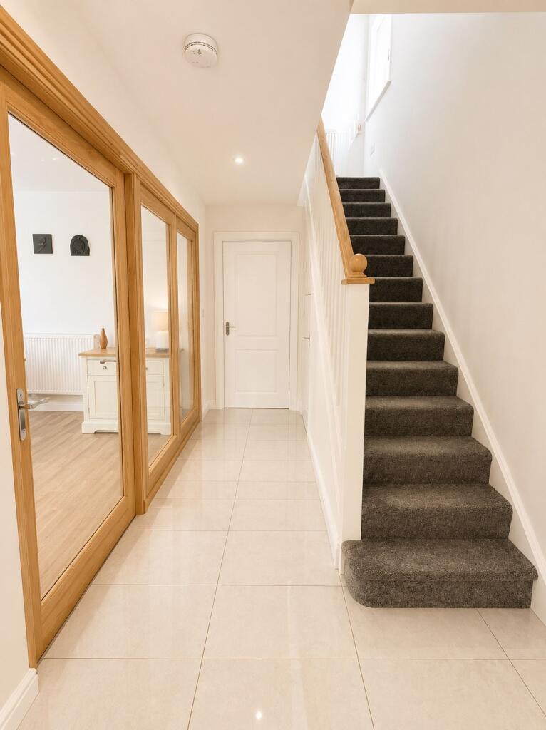 House in Newport - View 3
