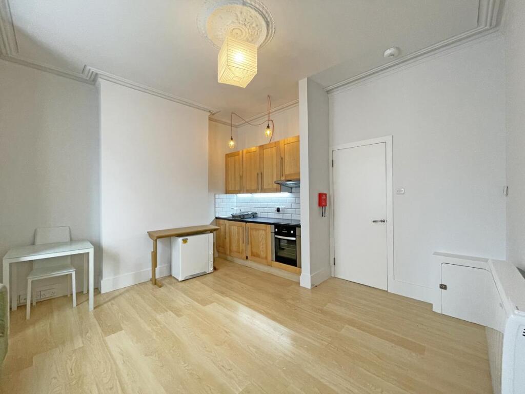 House in Plymouth - View 5
