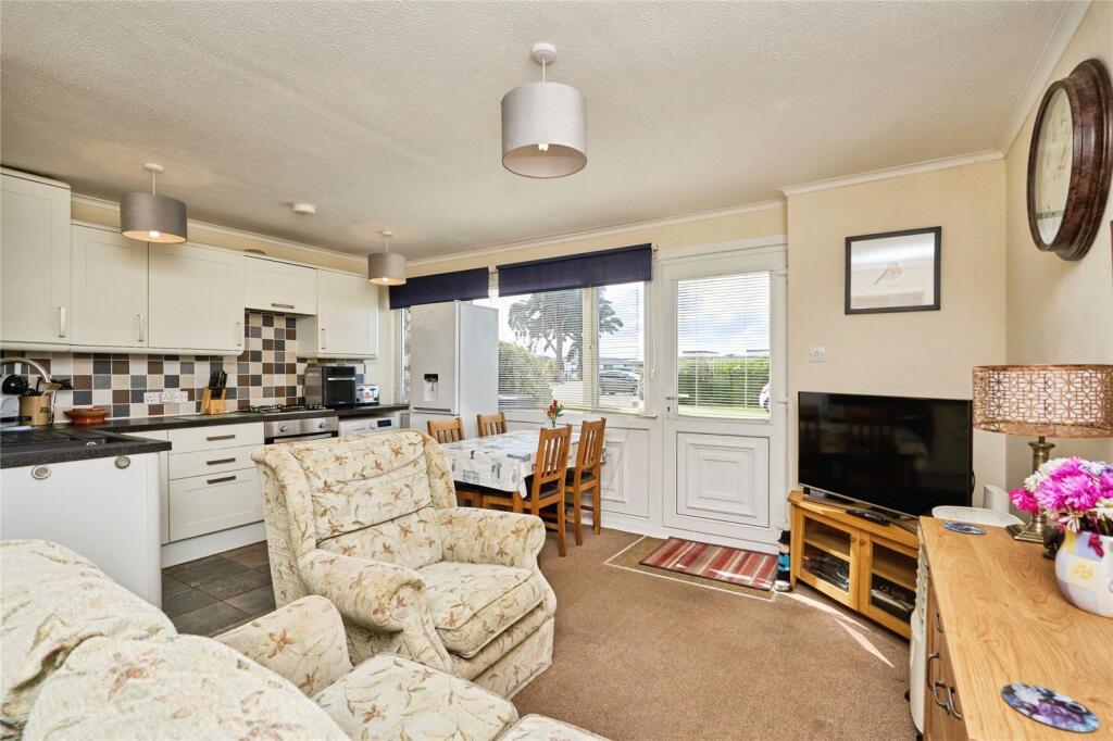 House in Freshwater, Isle of Wight - View 5