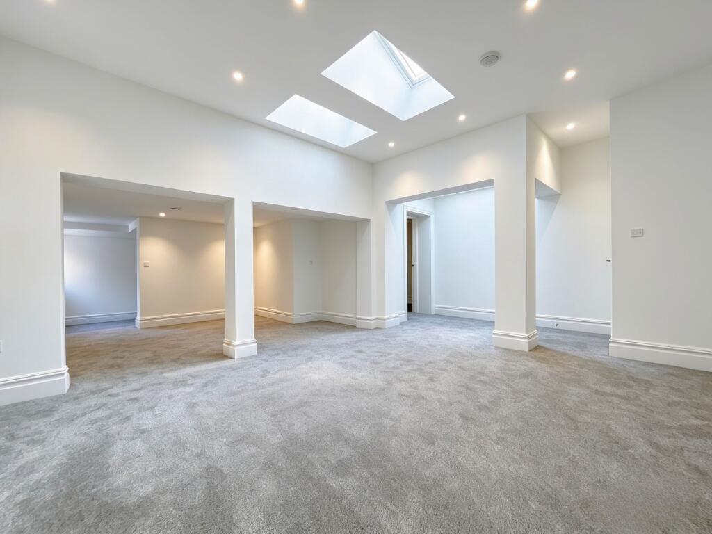 Apartment in Chelmsford - View 2