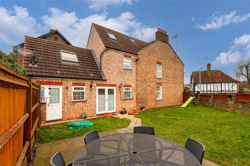 Main image of property: Luton Road, Chalton, Bedfordshire, LU4