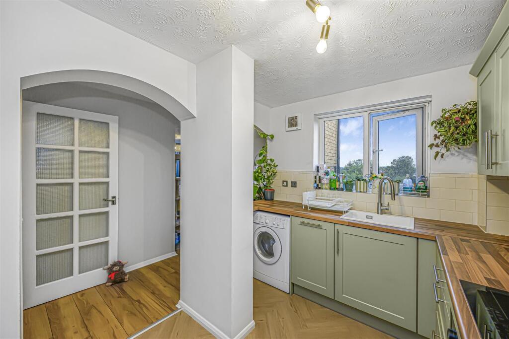 Apartment in London - View 5