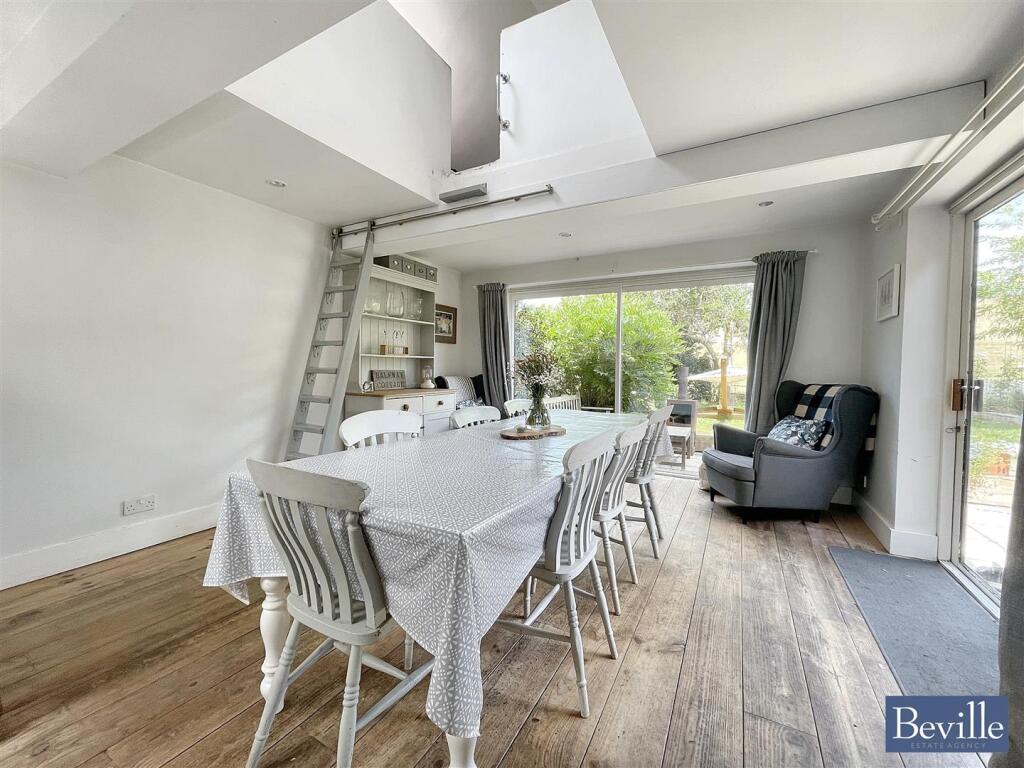 House in South Oxfordshire, Harpsden - More