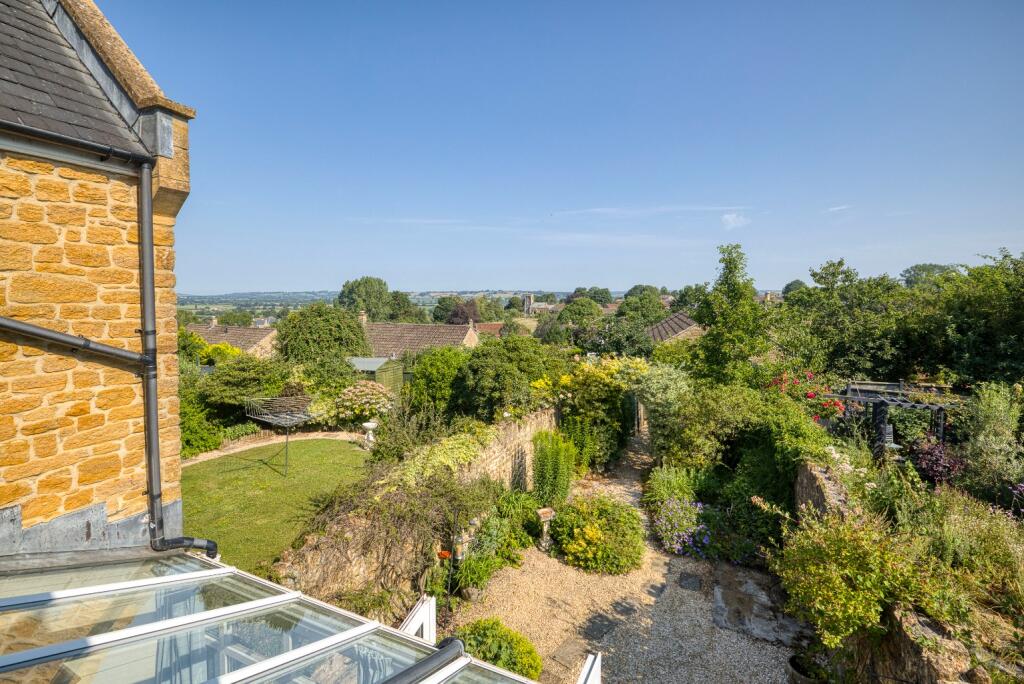 House in Castle Cary - View 2
