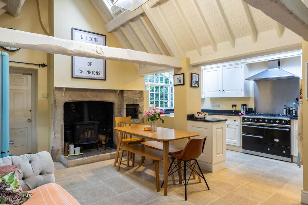 Pickwick, Corsham, SN13 0HZ photo 3