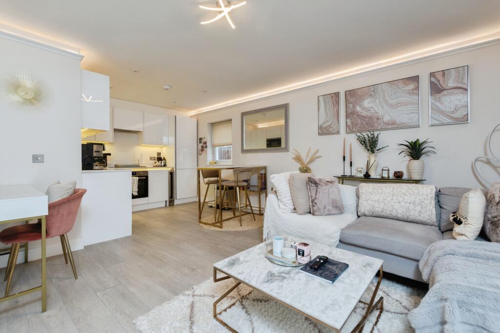 Main image of property: Chatsworth Road, Croydon, CR0