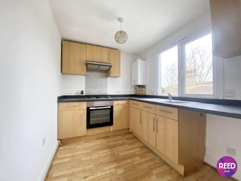 Apartment in Southend-on-Sea, Essex - View 3