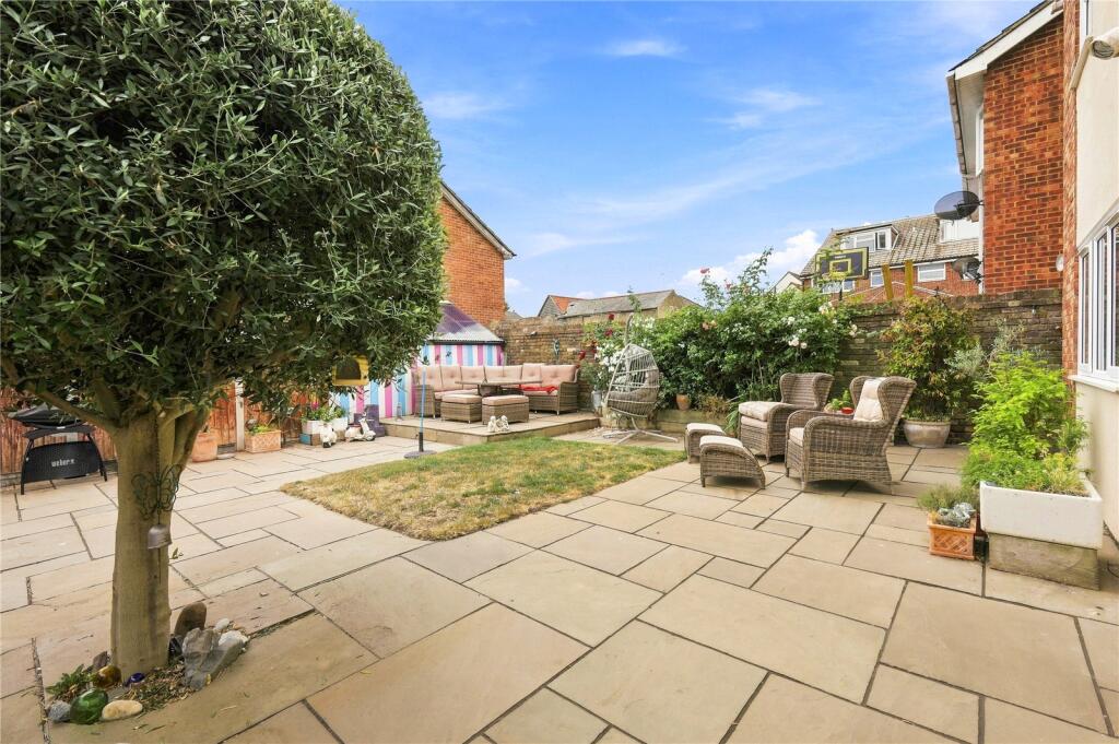 House in Southend-on-Sea - View 5