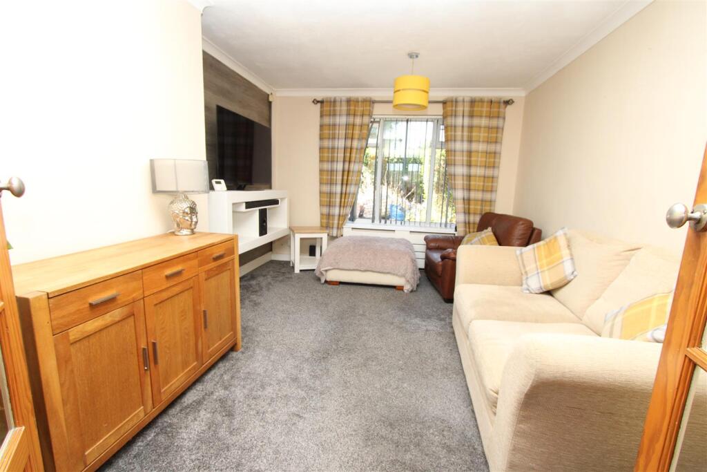 House in Bradford, Thorpe Edge, Eccleshill - View 5