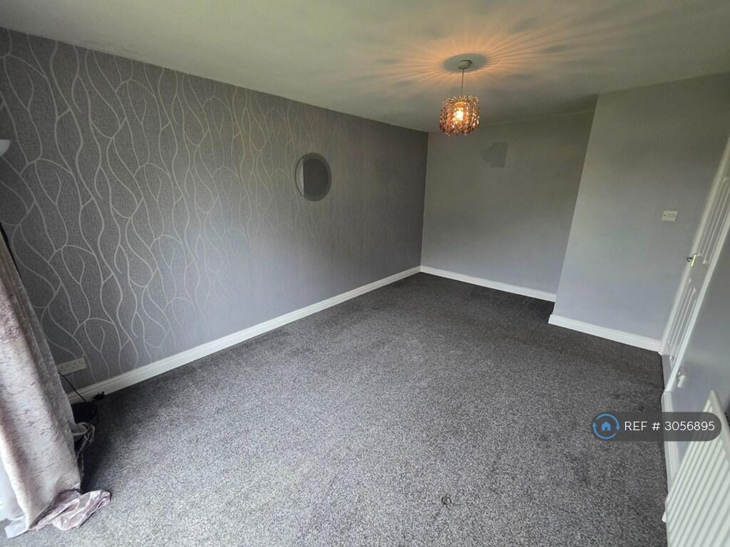 Apartment in Wakefield, West Yorkshire - View 3