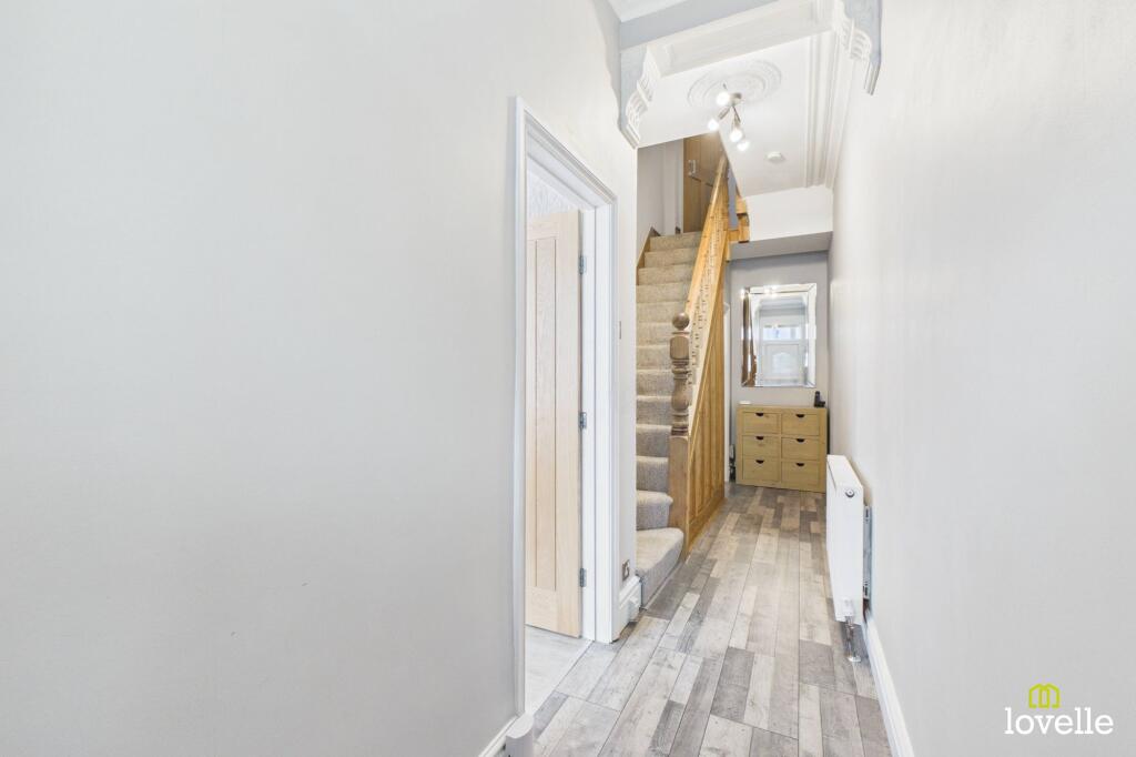 House in Hull - View 5