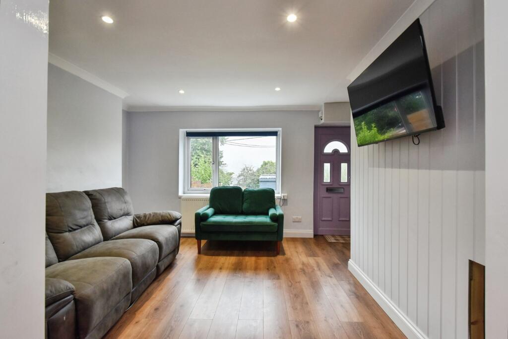 House in Ystalyfera, Neath Port Talbot - More