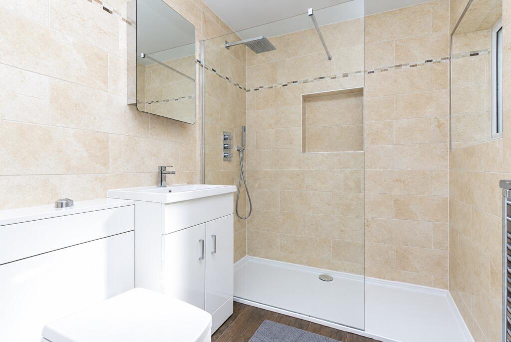 Apartment in Croydon - View 4