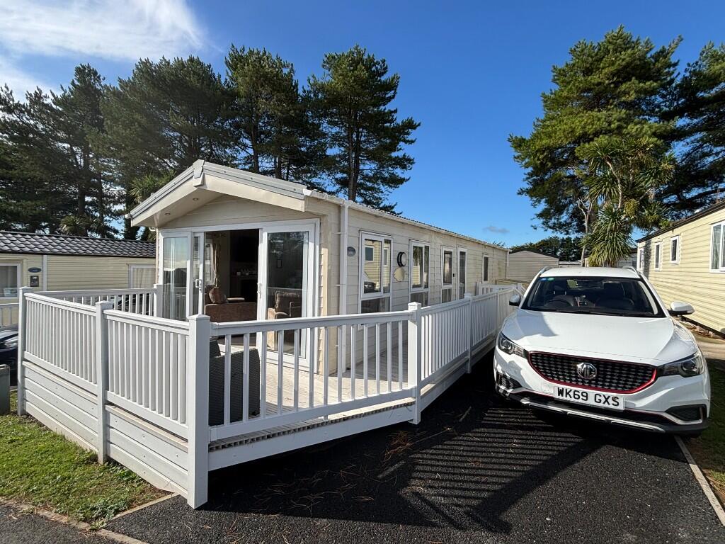 2-bed caravan on Gillard Road, Brixham, Devon, TQ5 9EP, £29,500