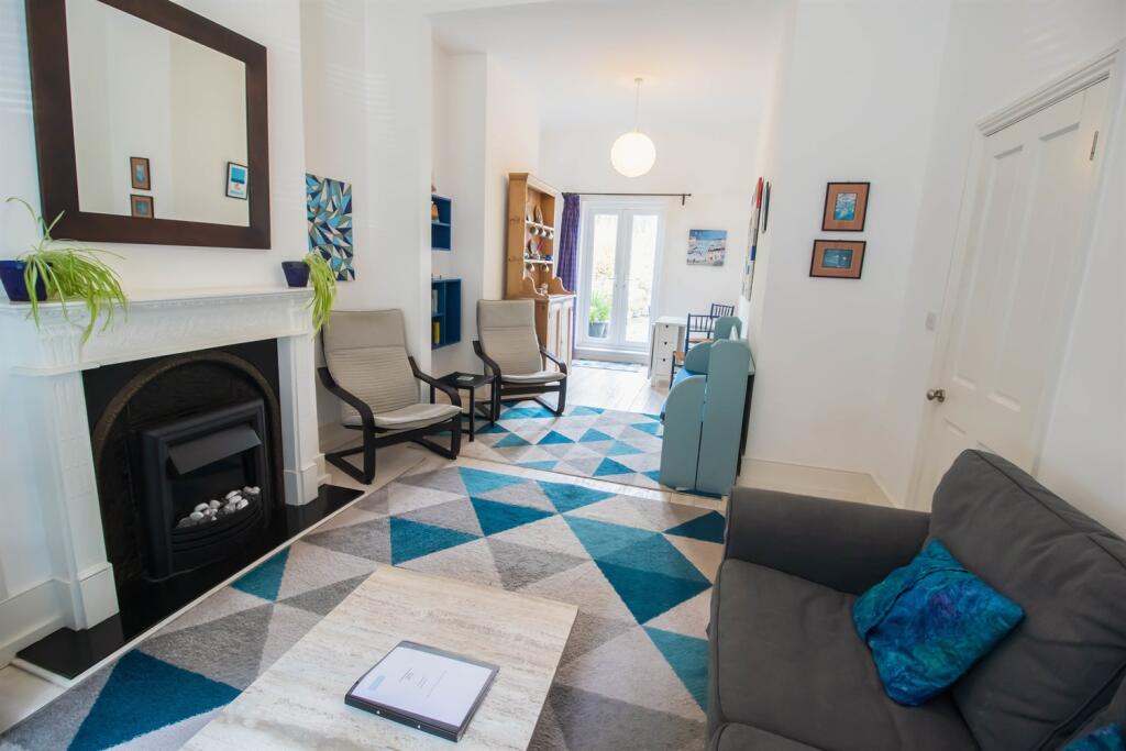 House in Brighton - View 3