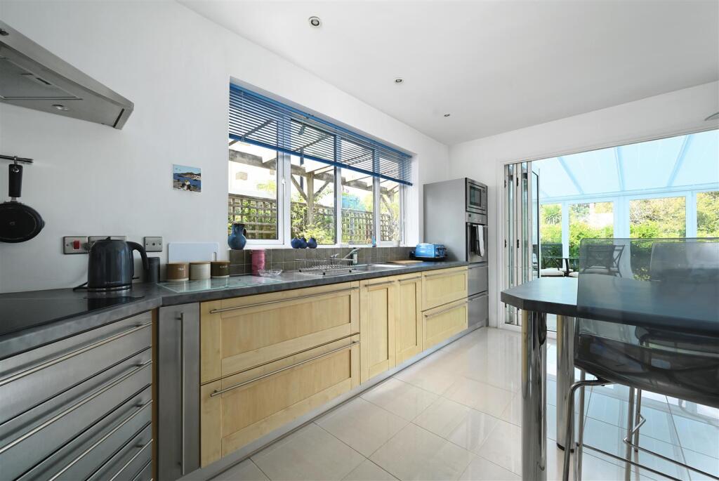 House in Rother, Collington, Bexhill-on-Sea - View 4