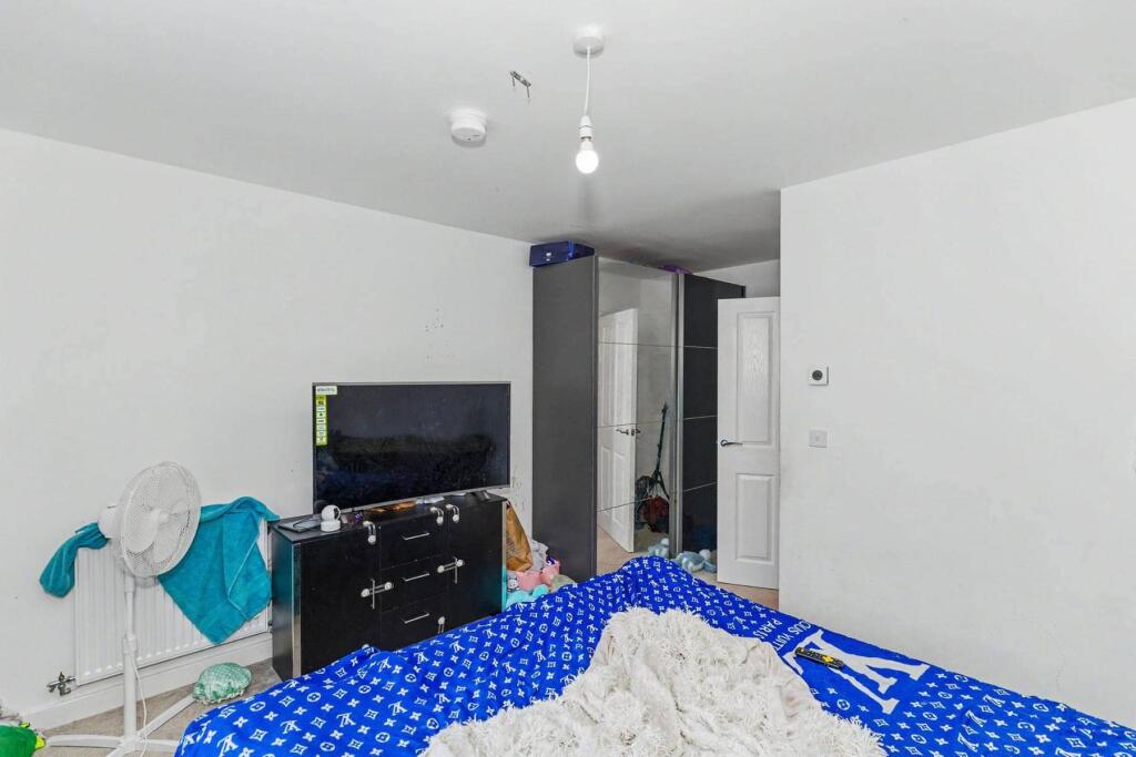 Apartment in Northampton - View 4