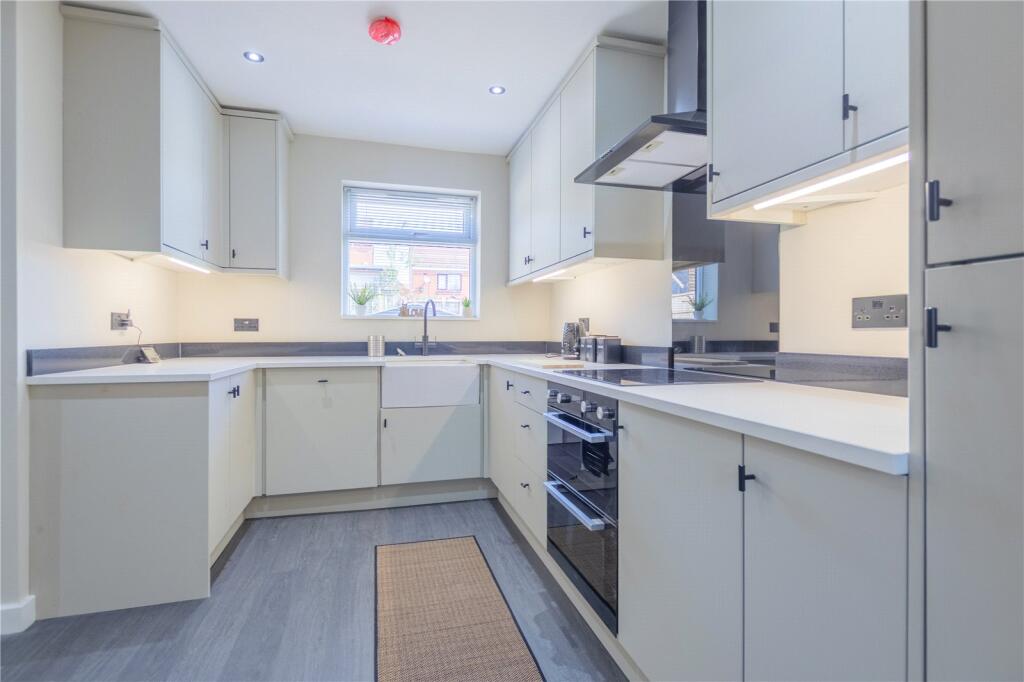 Waveney Road, Shaw, Oldham, Greater Manchester, OL2 photo 3