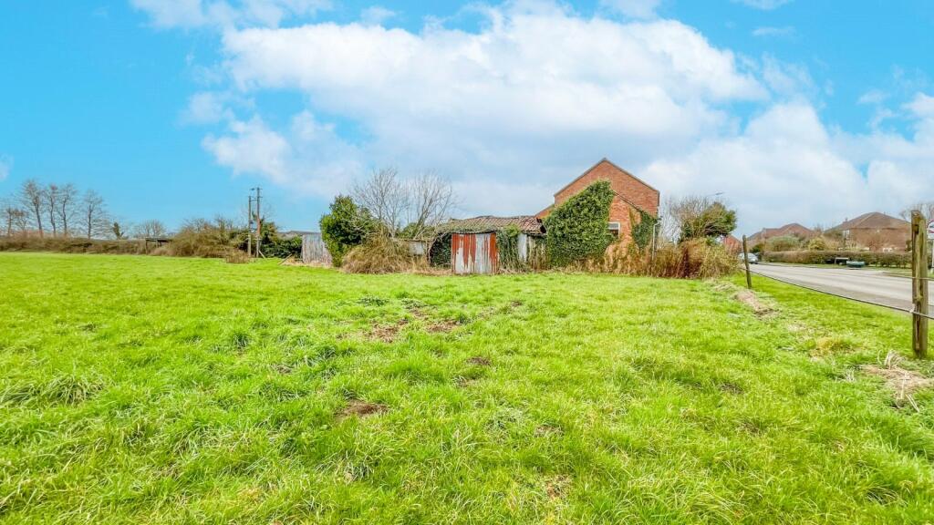 3-bed detached on Akeferry Road, Westwoodside, SOUTH YORKSHIRE, DN9, £500,000