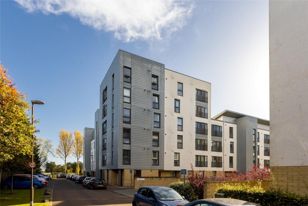 1-bed flat on Kimmerghame Place, Edinburgh, Midlothian, £225,000
