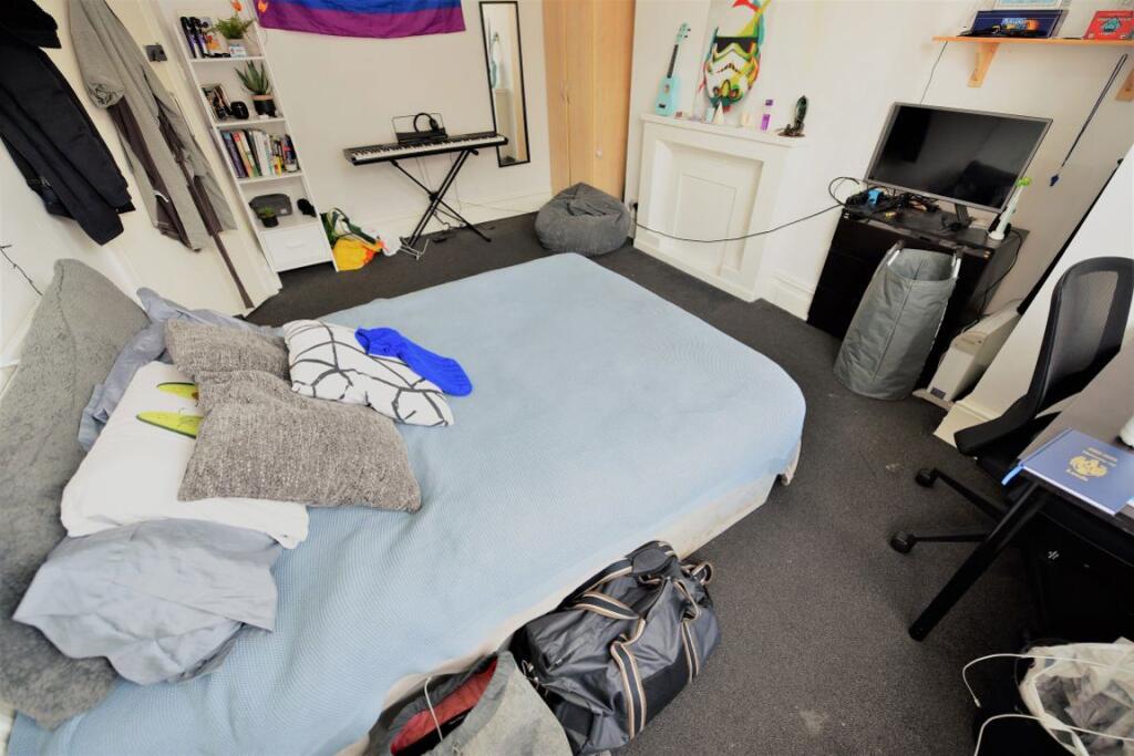 Main image of property: 13 Chestnut Avenue