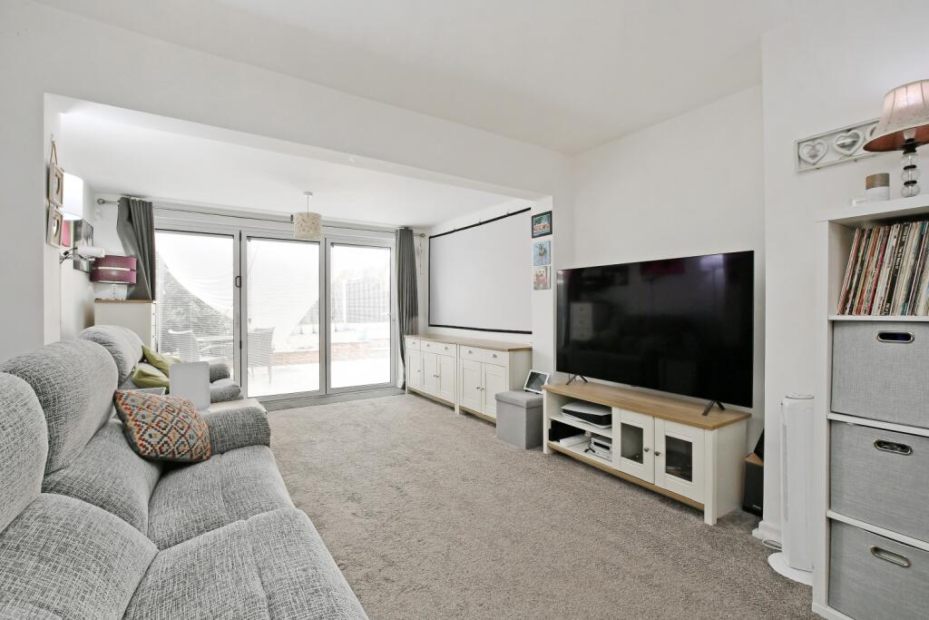 Paddock Way, Dronfield, Derbyshire, S18 photo 3