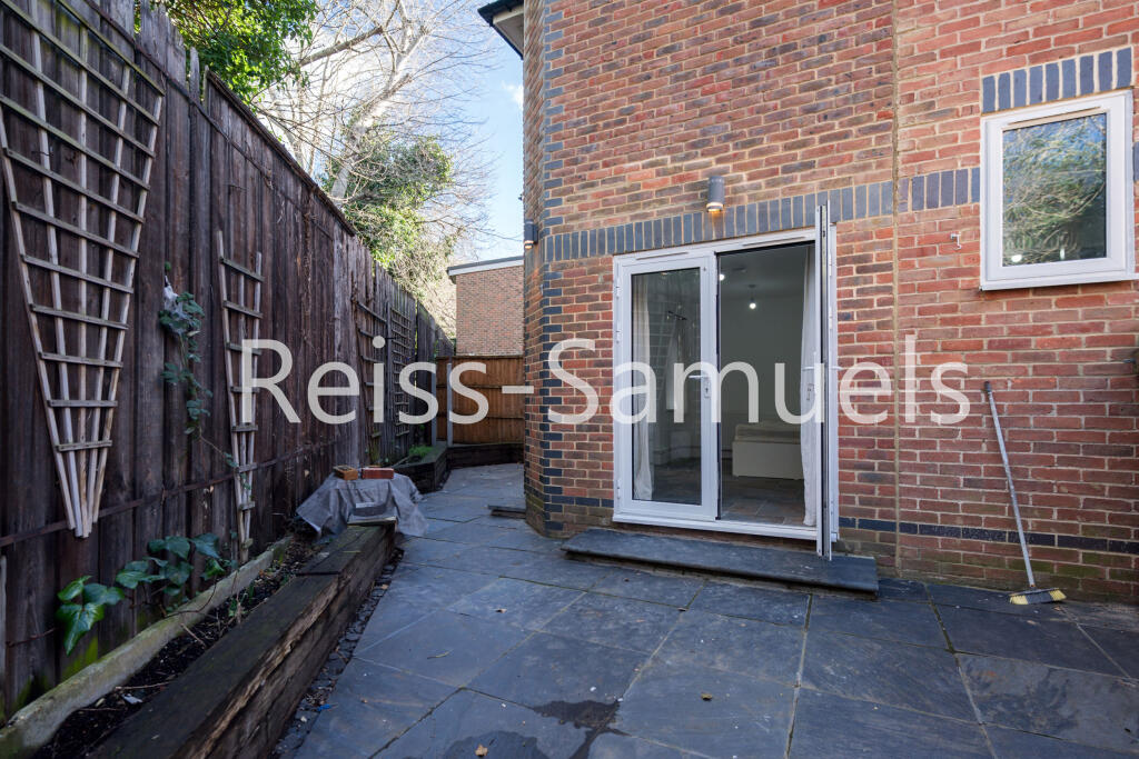 6 bedroom semi-detached house for rent