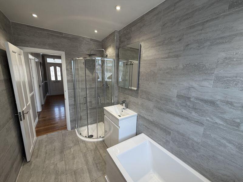House in London - View 3