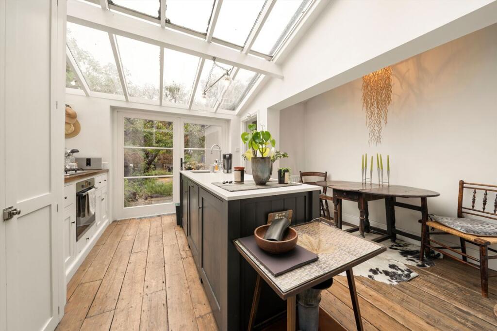 Apartment in London - View 3
