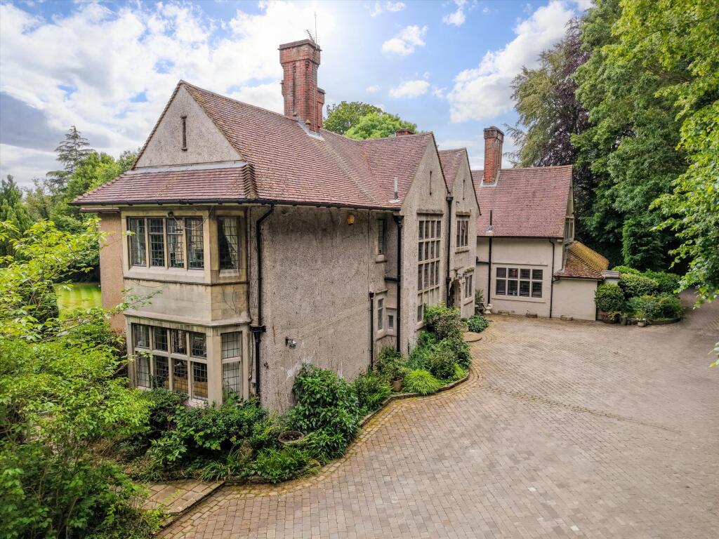 House in Reigate and Banstead, Walton On The Hill - View 2