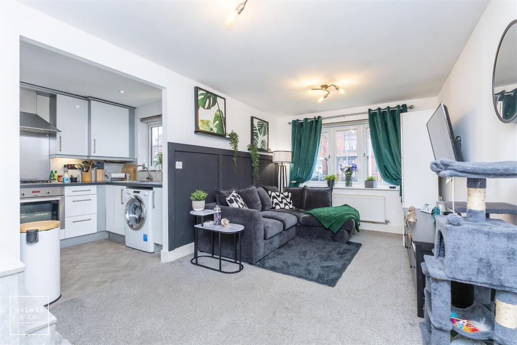 Brentwood Grove, Leigh, WN7 photo 2