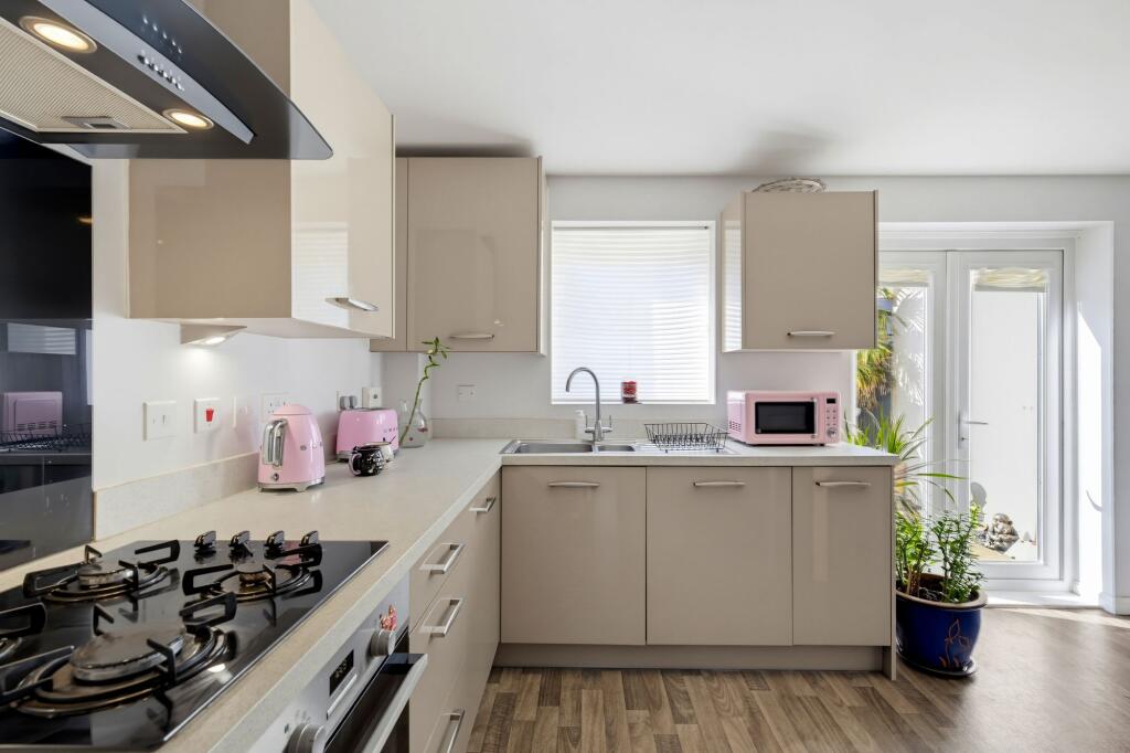 House in Swansea, Bon-y-maen - View 5