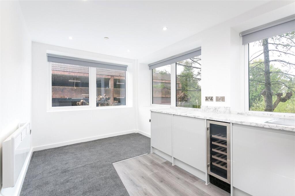 Apartment in Newbury, West Berkshire - View 3