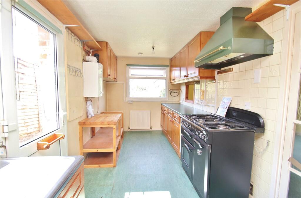 West Close, Verwood, Dorset, BH31 photo 4