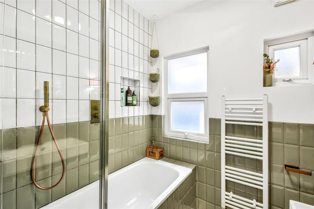 Apartment in London - View 4
