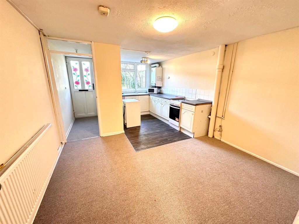 House in London, Cowley - View 2