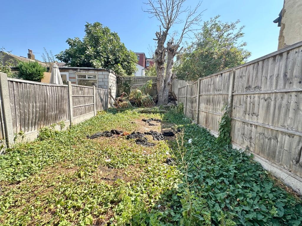 House in London - View 5