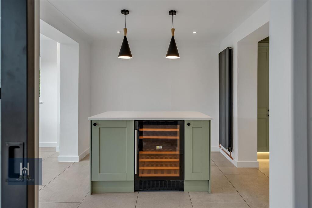 House in Bristol, Sodbury - More