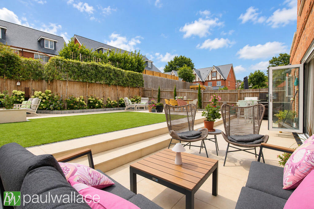 House in Enfield - More