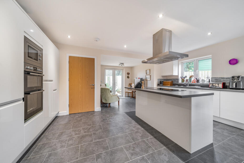 Tadley Meadow, Frome, BA11 photo 4