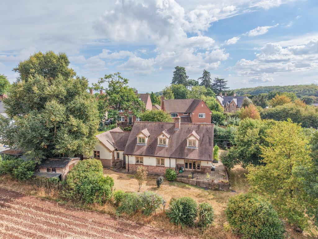 House in Newport - View 2