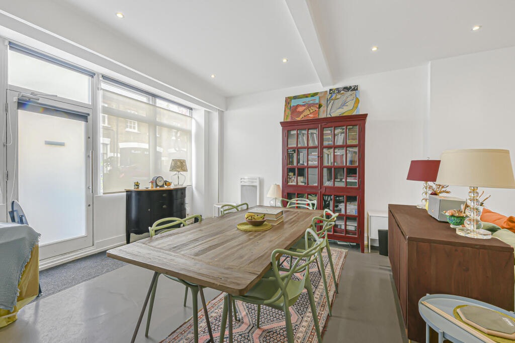 Apartment in London, South Hampstead - More