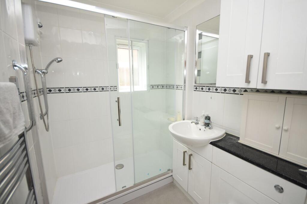 Apartment in Waverley, Farnham - More