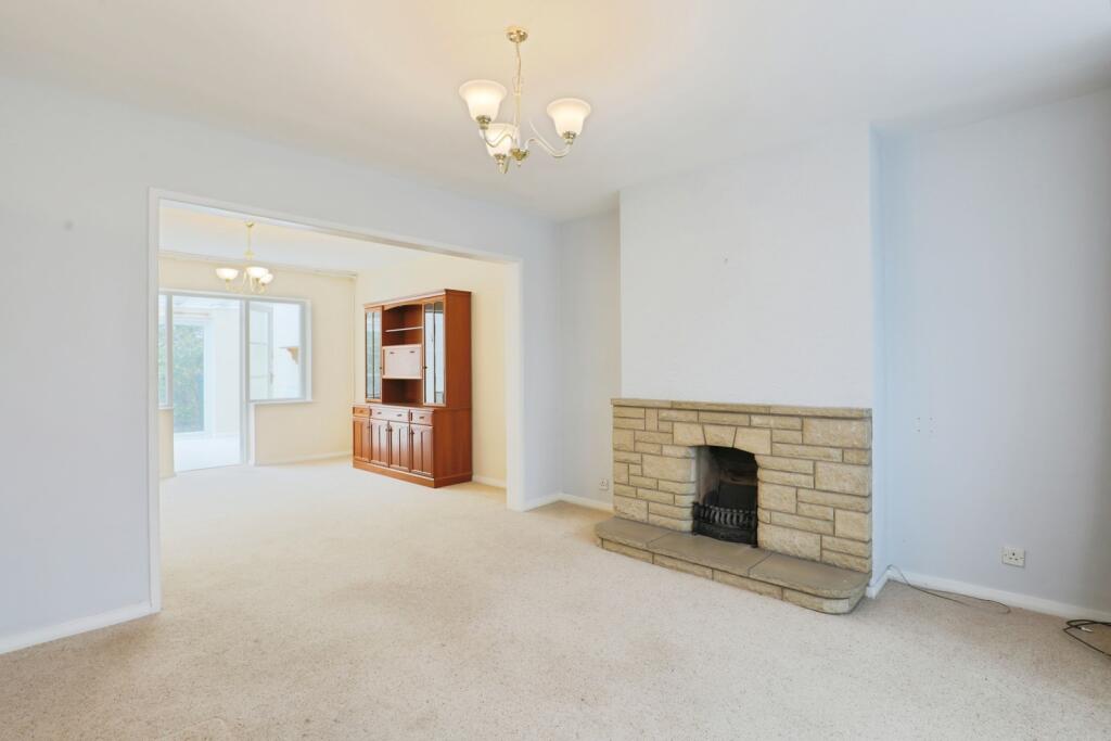 Mayfield Road, Southam, Warwickshire, CV47 photo 2