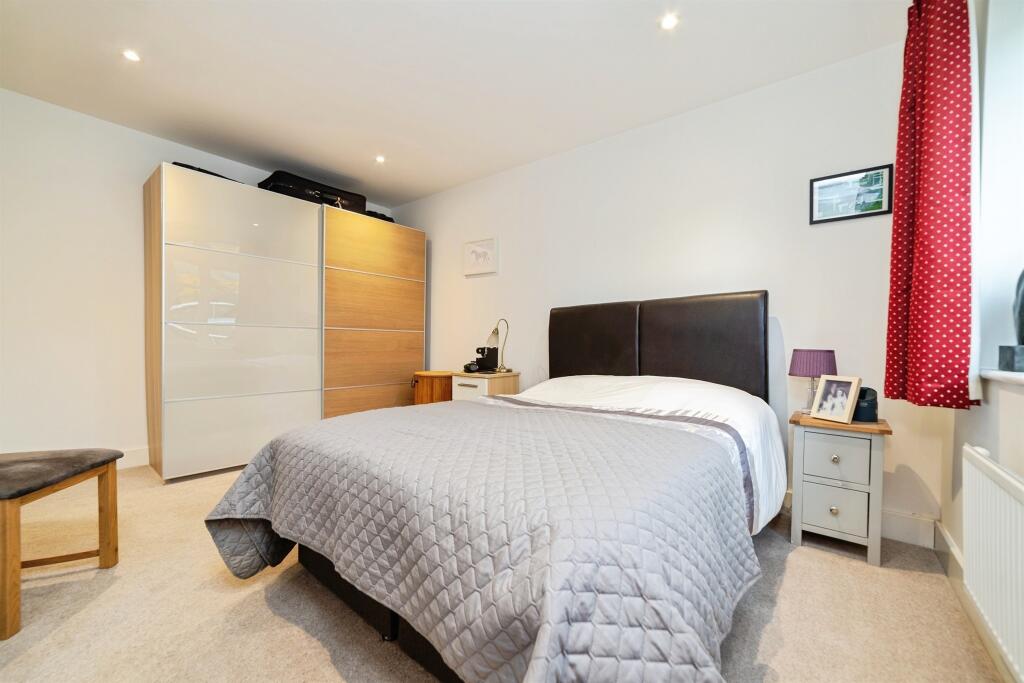 Apartment in Stevenage - View 3